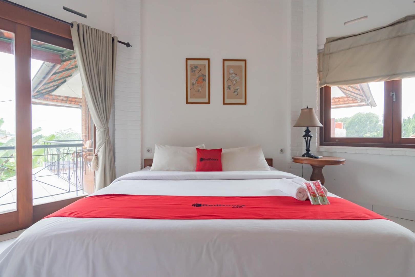 Reddoorz Plus Near Dago Pakar Bandung Kültér fotó